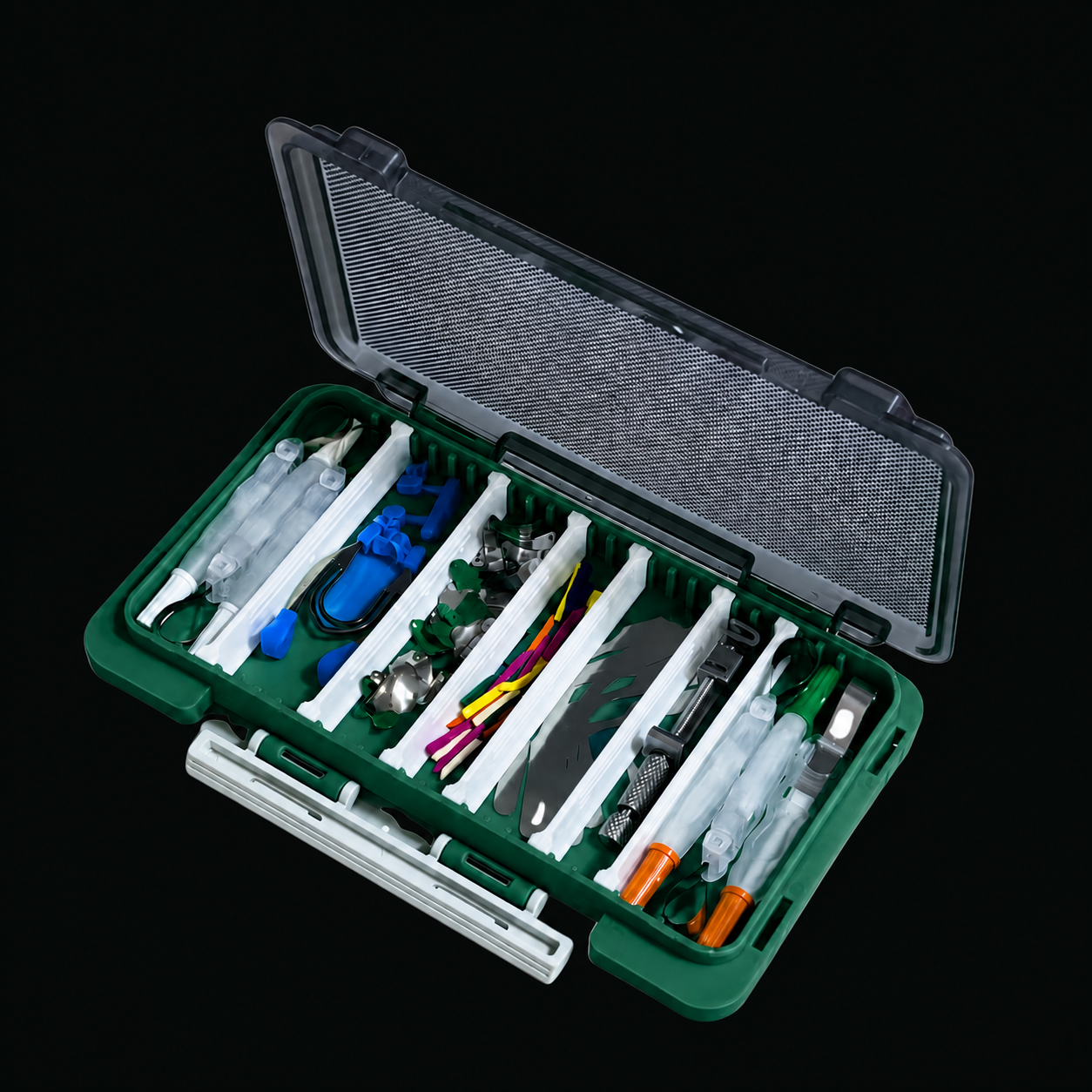 Estuche QUINX con sus instrumentos; color verde ilustrativo